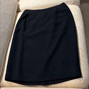 Ellen Tracy Classic Black Pencil Skirt